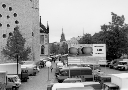 Installationsansicht 1987 © VG Bild-Kunst, Bonn 2017. Foto: LWL / Rudolf Wakonigg